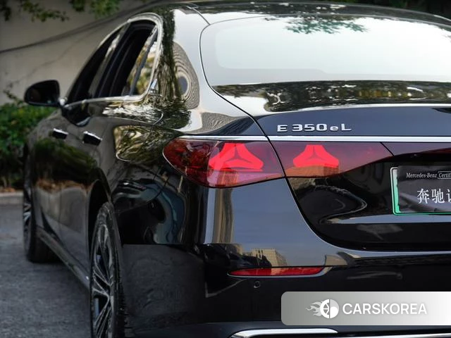 Mercedes-Benz E-class PHEV 2024 Черный из Китая, фото 5
