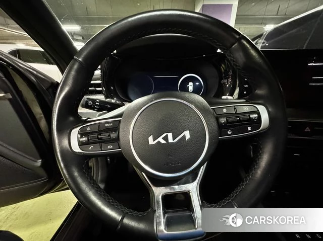 Kia K5 3rd generation 2023 Черный из Кореи, фото 5