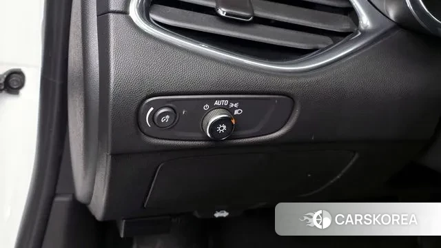 Chevrolet (GM Daewoo) The New Malibu 2019 Белый из Кореи, фото 5