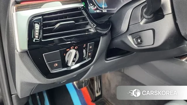 BMW 5 Series (G30) 2022 Черный из Кореи, фото 5