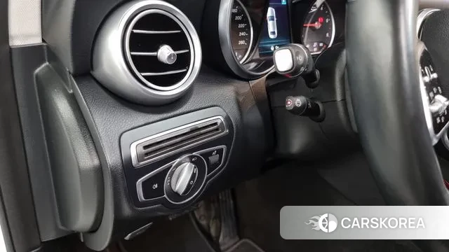 Mercedes-Benz C-Class W205 2019 Белый из Кореи, фото 5