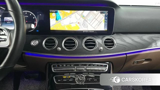 Mercedes-Benz E-Class W213 2020 Белый из Кореи, фото 5