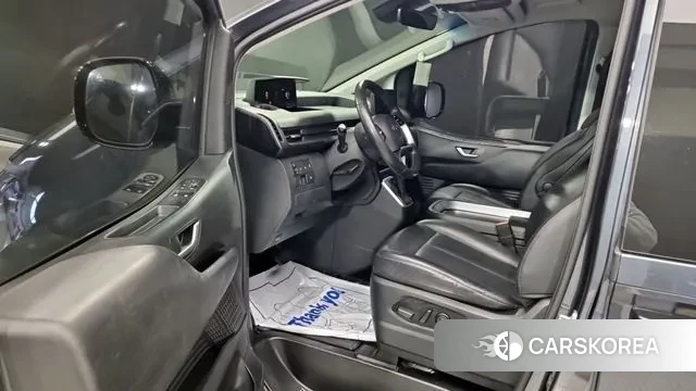 Hyundai Staria 2023 Серый из Кореи, фото 5