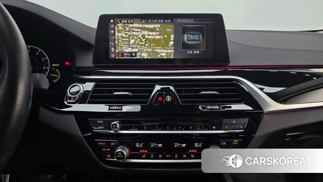 BMW 5 Series (G30) 2019 Белый из Кореи, фото 5