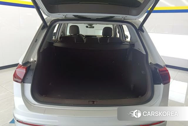 Volkswagen Tiguan L 2023 Белый из Китая, фото 4