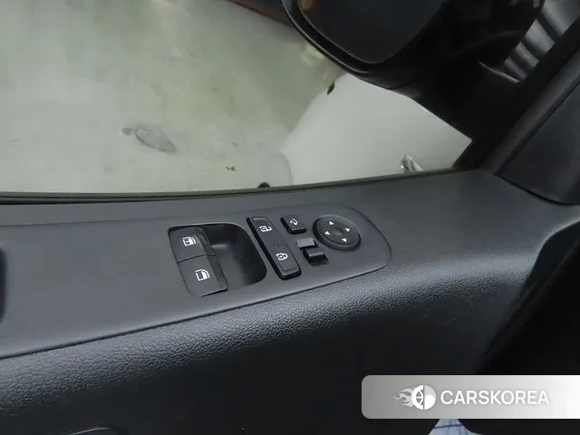 Hyundai Staria 2023 Белый из Кореи, фото 5