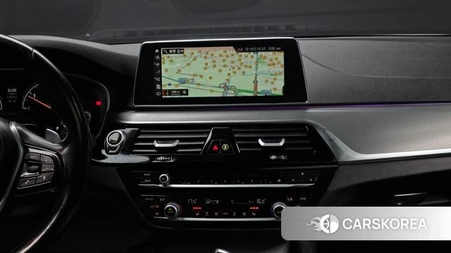 BMW 5 Series (G30) 2018 Белый из Кореи, фото 5