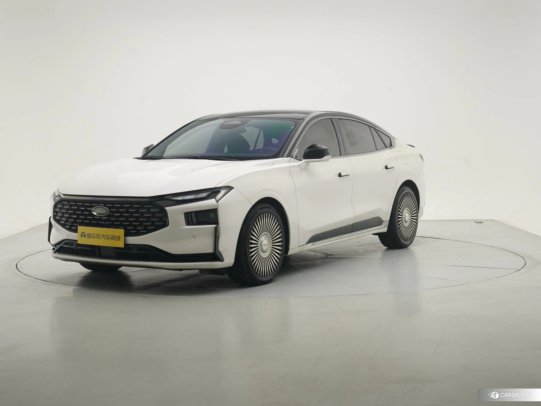 Ford Mondeo 2022 Белый из Китая, фото 5