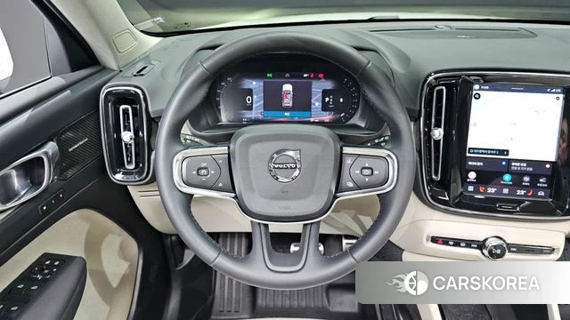 Volvo XC40 2023 Белый из Кореи, фото 5