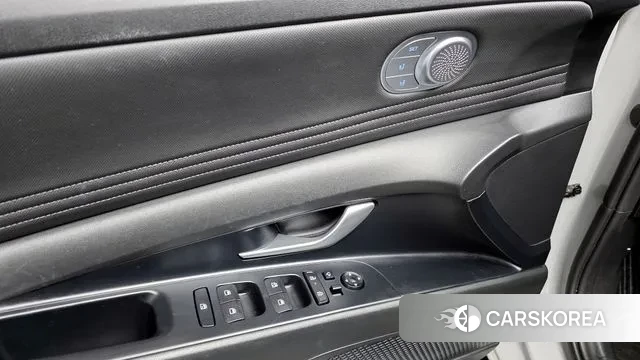 Hyundai The New Avante Hybrid (CN7) 2023 Серебристо-серый из Кореи, фото 5