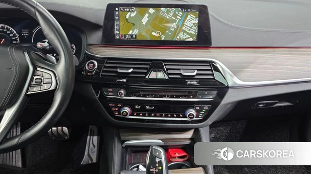 BMW 5 Series (G30) 2018 Белый из Кореи, фото 5