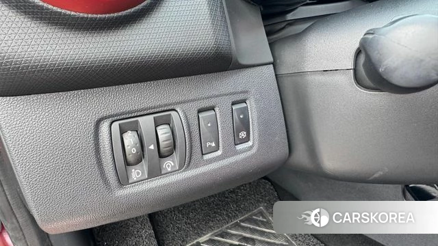Renault Korea (Samsung) Clio 2018 Красный из Кореи, фото 5