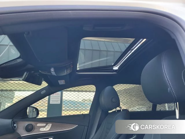 Mercedes-Benz E-Class W213 2022 Белый из Кореи, фото 5