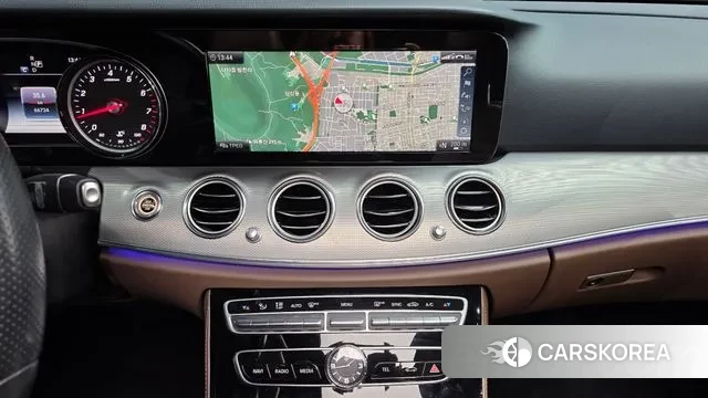 Mercedes-Benz E-Class W213 2018 Белый из Кореи, фото 5