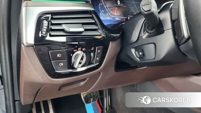 BMW 5 Series (G30) 2019 Черный из Кореи, фото 5