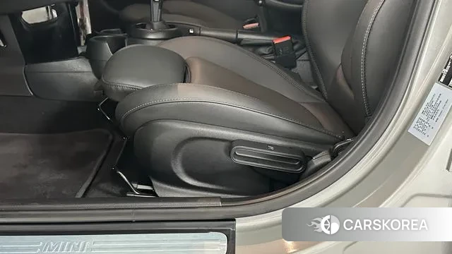 Mini Cooper 2024 Серебристо-серый из Кореи, фото 5