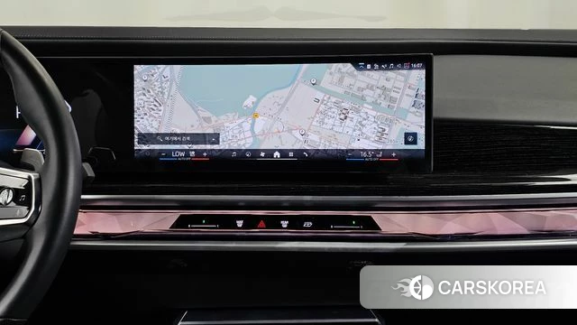 BMW 7 Series (G70) 2025 Белый из Кореи, фото 5