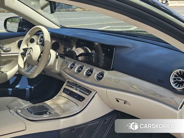 Mercedes-Benz E-class (imported) 2023 Зеленый из Китая, фото 5