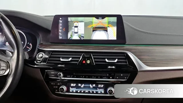 BMW 5 Series (G30) 2018 Белый из Кореи, фото 5