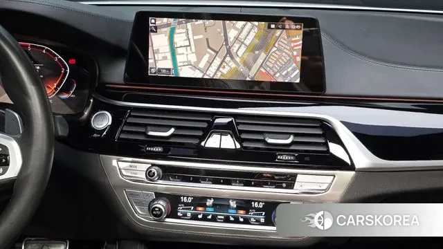 BMW 5 Series (G30) 2020 Белый из Кореи, фото 5