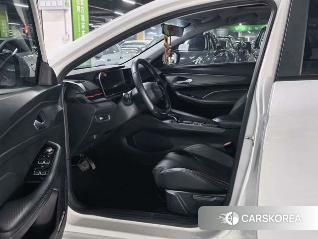 Geely Automobile Binrui 2022 Белый из Китая, фото 5