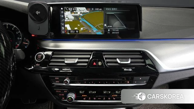 BMW 5 Series (G30) 2018 Белый из Кореи, фото 5