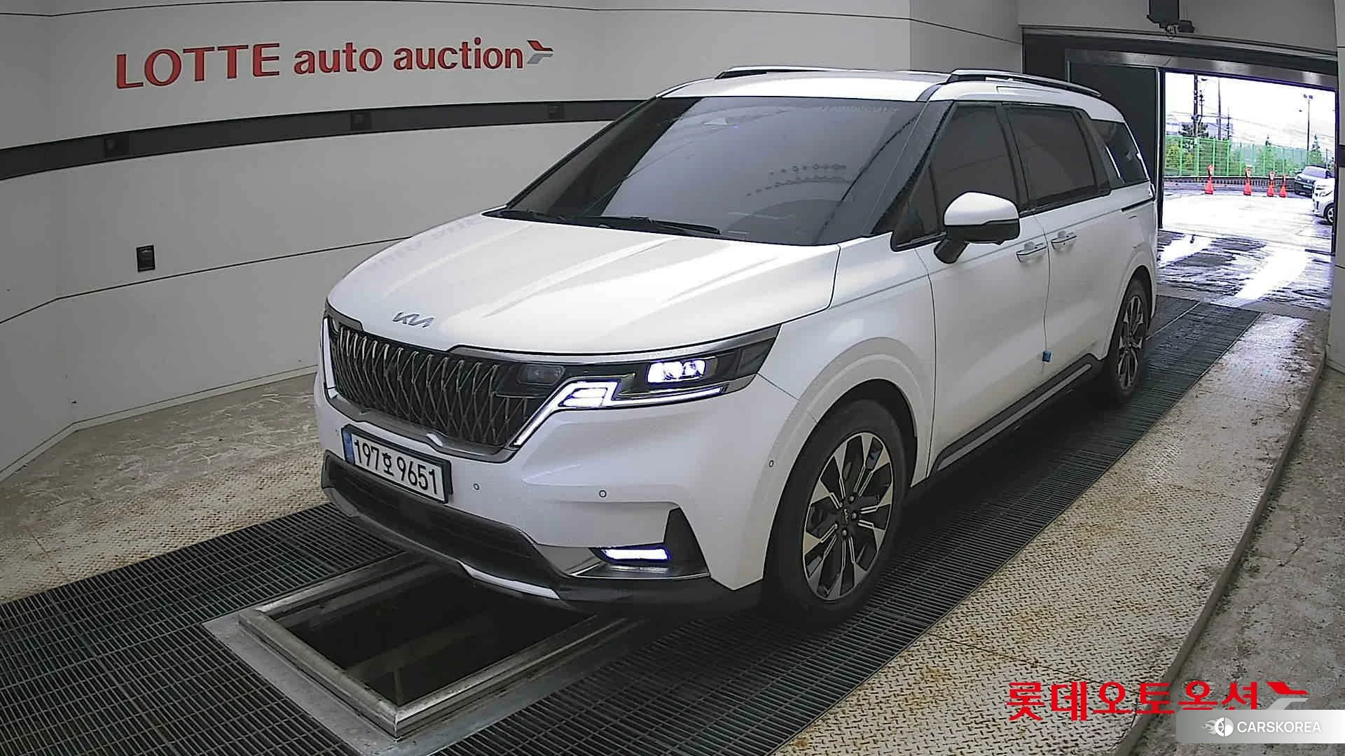 Kia Carnival 2022 Белый из Кореи, фото 5