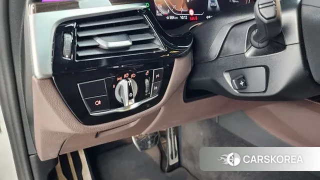 BMW 5 Series (G30) 2022 Белый из Кореи, фото 5