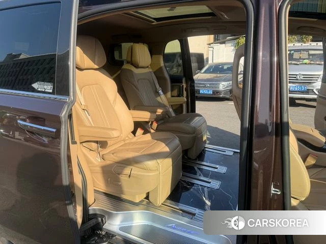 Buick GL8 2019 Красный из Китая, фото 5