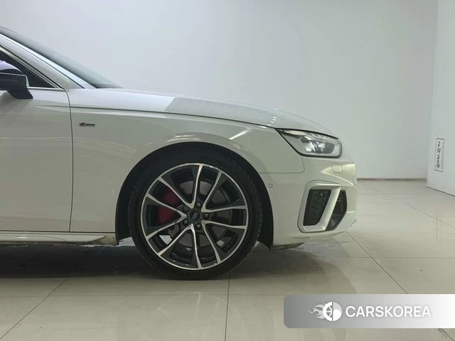 Audi A4L 2021 Белый из Китая, фото 5