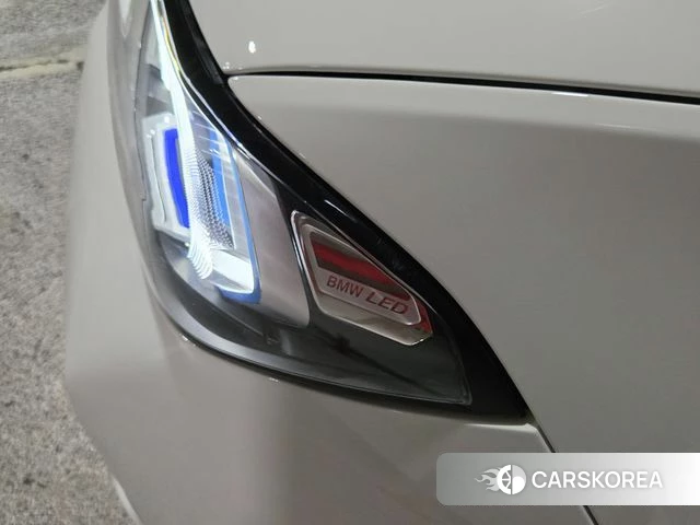 BMW 3 Series (G20) 2023 Белый из Кореи, фото 5