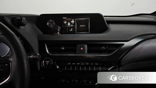 Lexus UX250h 2019 Белый из Кореи, фото 5