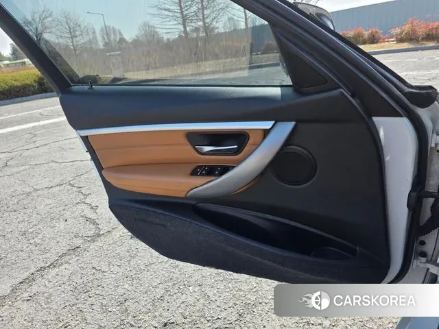 BMW 3 Series (F30) 2018 Белый из Кореи, фото 5