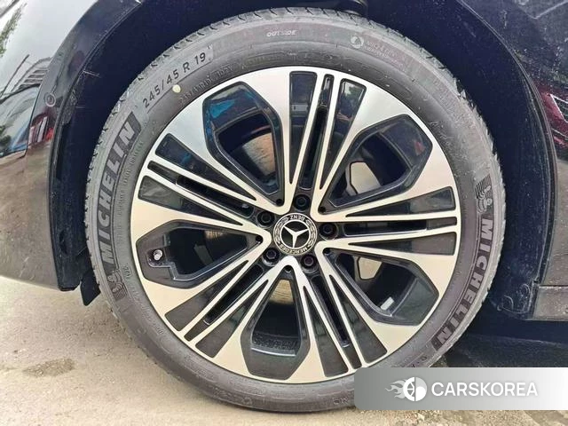 Mercedes-Benz E-class id 3993389 из Китая 5
