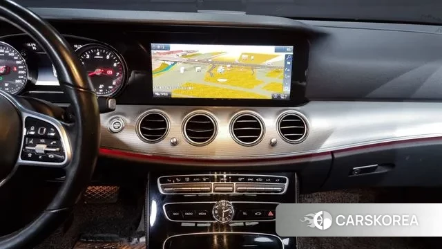 Mercedes-Benz E-Class W213 2018 Белый из Кореи, фото 5