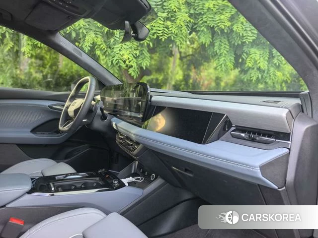 Audi Q6L e-tron 2025 Серебристо-серый из Китая, фото 5