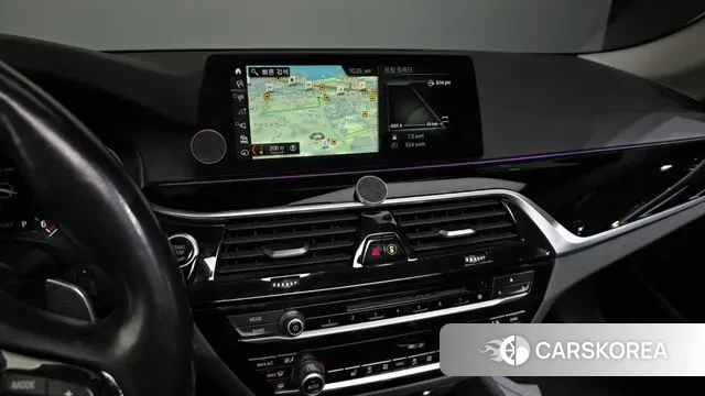 BMW 5 Series (G30) 2018 Белый из Кореи, фото 5