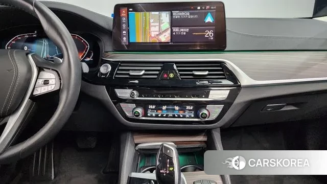 BMW 5 Series (G30) 2023 Белый из Кореи, фото 5