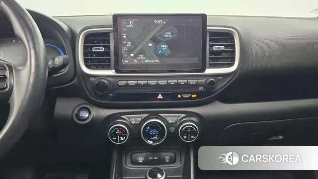 Hyundai Venue 2023 Белый из Кореи, фото 5