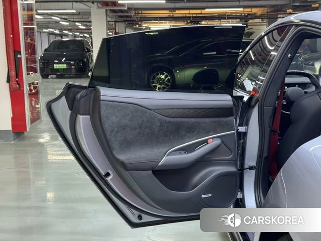 Xiaomi Car Xiaomi SU7 Ultra 2025 Серебристо-серый из Китая, фото 5