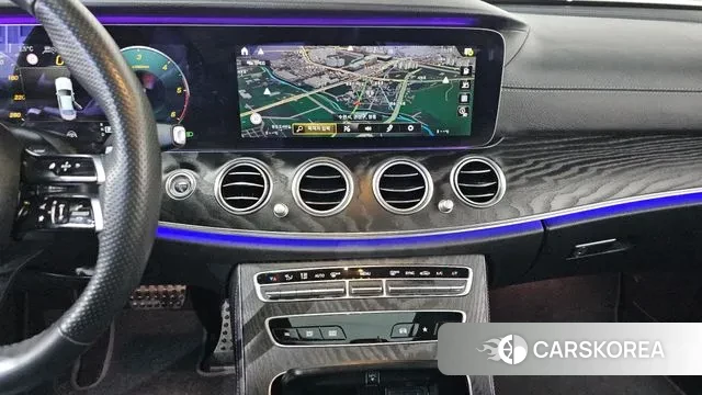 Mercedes-Benz E-Class W213 2021 Белый из Кореи, фото 5