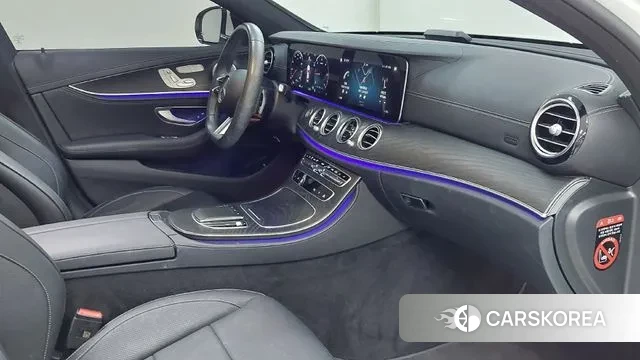 Mercedes-Benz E-Class W213 2023 Белый из Кореи, фото 5