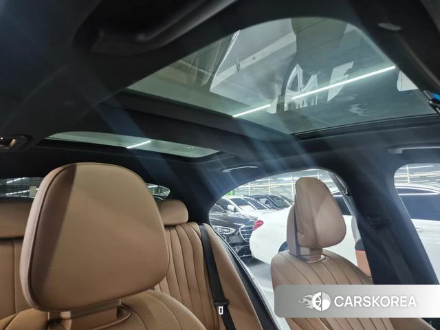 Mercedes-Benz E-Class W214 2024 Белый из Кореи, фото 5