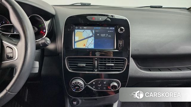 Renault Korea (Samsung) Clio 2018 Красный из Кореи, фото 5