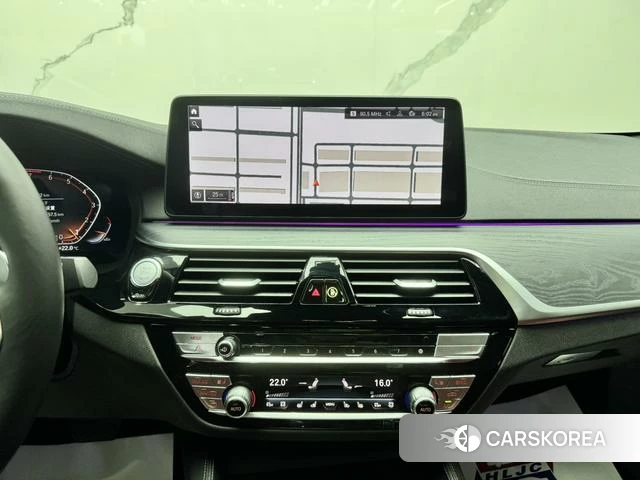 BMW 5 series 2022 Черный из Китая, фото 5