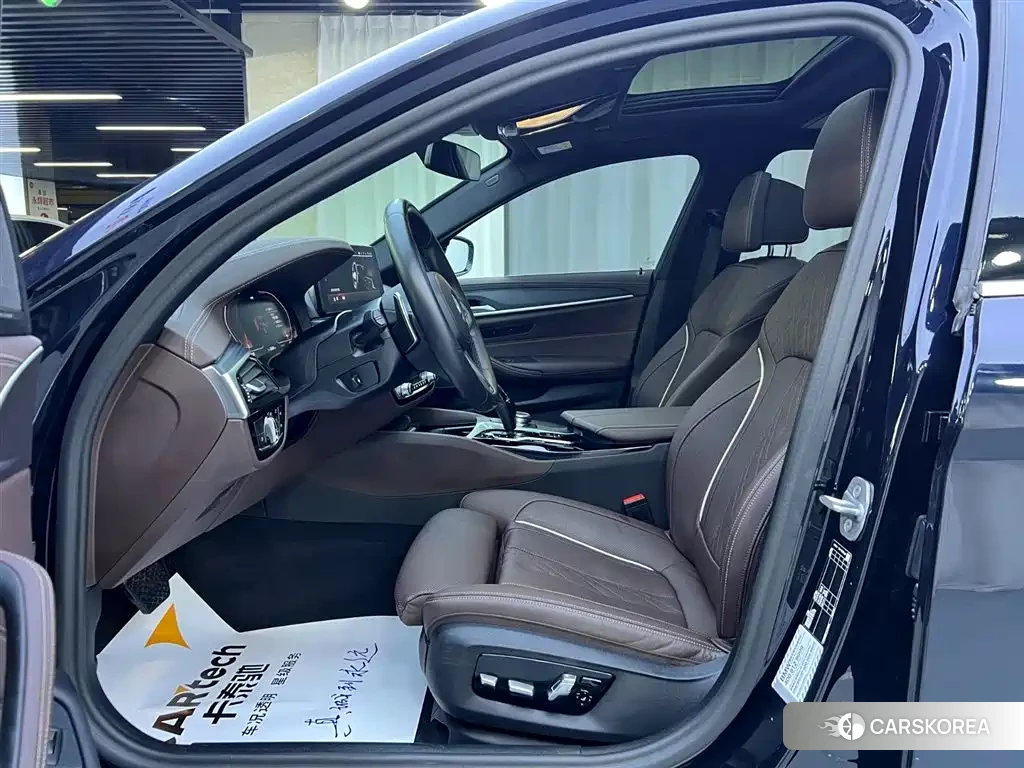 BMW 5 series 2024 Черный из Китая, фото 5