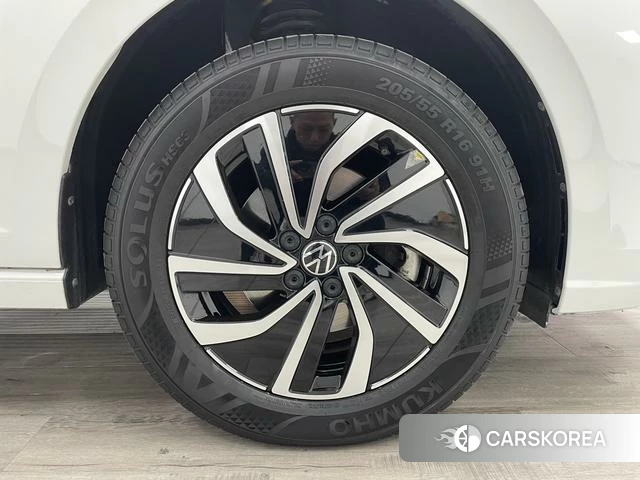 Volkswagen Lavida 2024 Белый из Китая, фото 5