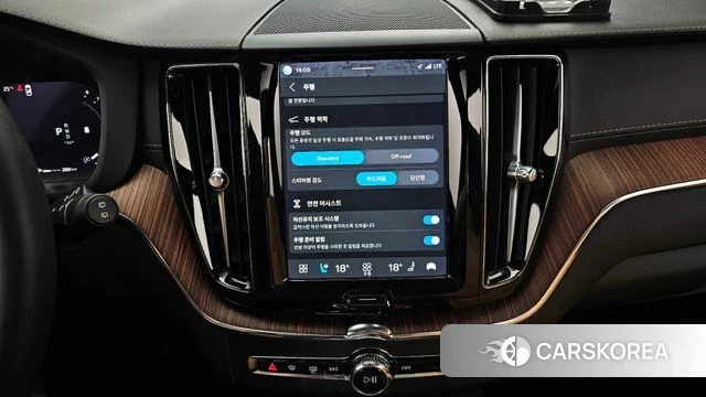 Volvo XC60 second Generation 2023 Черный из Кореи, фото 5
