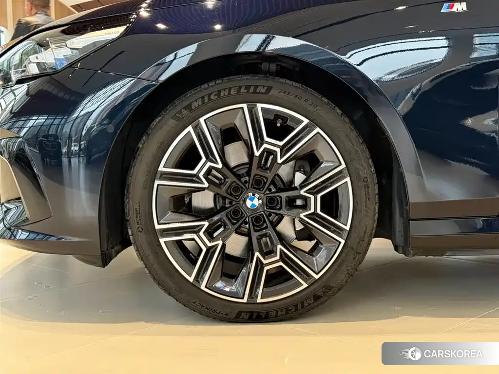 BMW 5 series 2025 Черный из Китая, фото 5