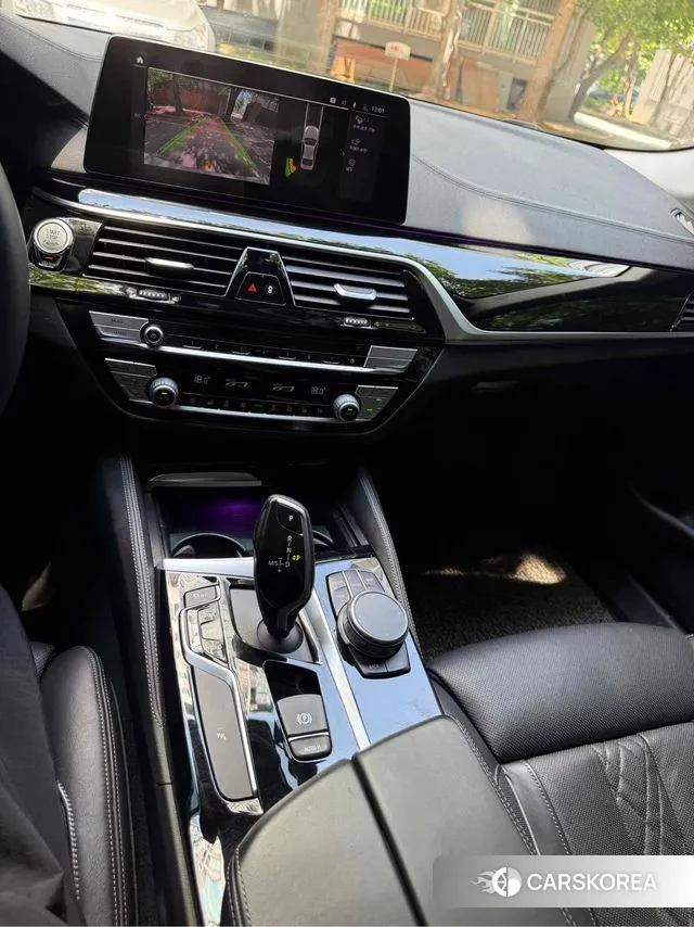 BMW 5 Series (G30) 2019 Белый из Кореи, фото 5